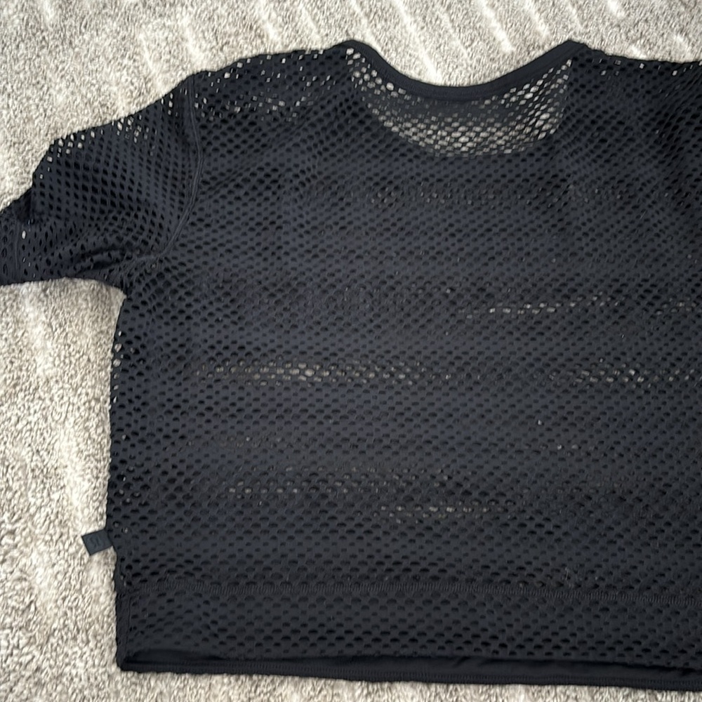 Lululemon Crop Black Mesh Women's Althletic Workout Top